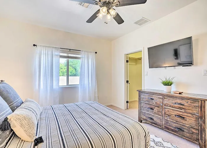 Chic Yuma Getaway Near Park, Golf And Shopping! *