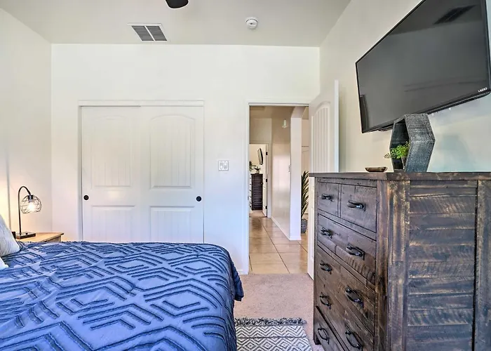 Holiday home Chic Yuma Getaway Near Park, Golf And Shopping!