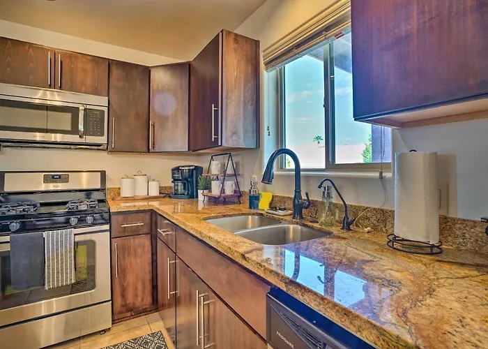 Chic Yuma Getaway Near Park, Golf And Shopping! Holiday home *