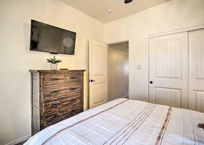 Chic Yuma Getaway Near Park, Golf And Shopping! Fortuna